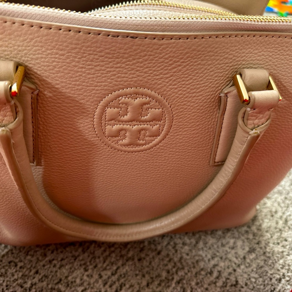 Brand new Tory Burch valued at 495